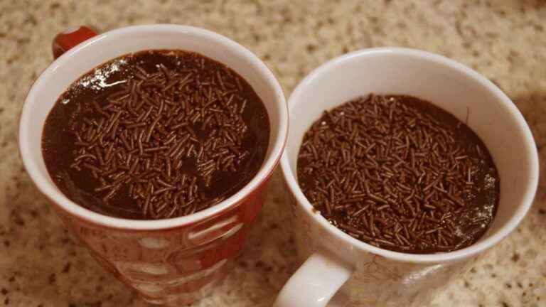 Como fazer brigadeiro de caneca