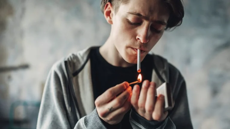 Como lidar com filho viciado em droga